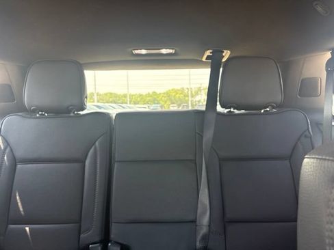 Used 2025 GMC Yukon Denali AWD/4WD image 24