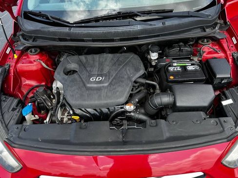 Used 2012 Hyundai Accent SE FWD image 21