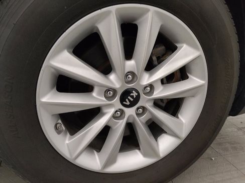 Used 2020 Kia Sorento FWD V6 image 31