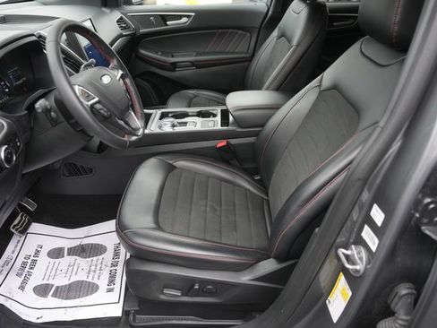 Certified 2024 Ford Edge ST-Line image 9