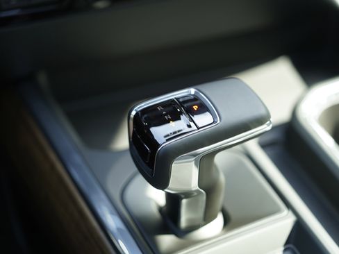 New 2026 Chevrolet Silverado 1500 High Country w/ High Country Premium Package AWD/4WD image 35
