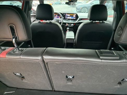 Used 2024 Chevrolet Trax RS w/ Sunroof Package image 13