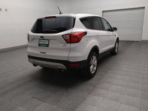 Used 2019 Ford Escape SE FWD image 9