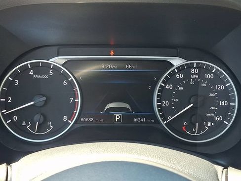Used 2024 Nissan Sentra SV FWD image 17
