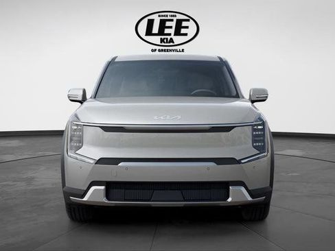 New 2026 Kia EV9 Light RWD image 2