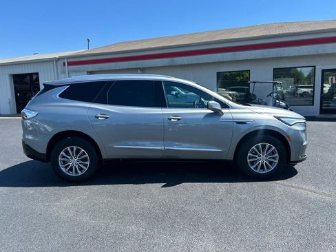 Used 2024 Buick Enclave Essence FWD image 4