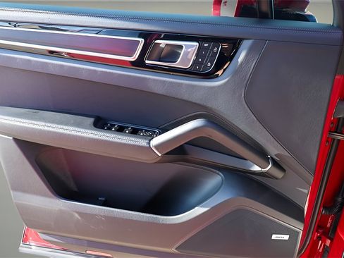 Used 2023 Porsche Cayenne GTS image 18