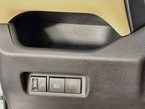 Used 2025 Toyota RAV4 XLE AWD/4WD image 14
