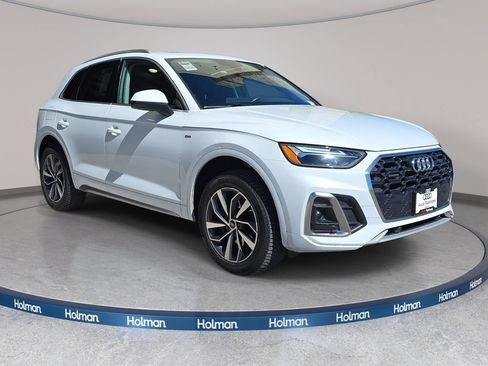 Used 2023 Audi Q5 2.0T Premium w/ Convenience Package AWD/4WD image 4