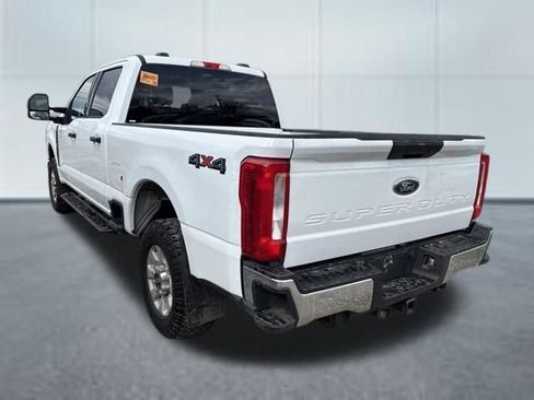 Used 2024 Ford F250 XLT AWD/4WD image 4