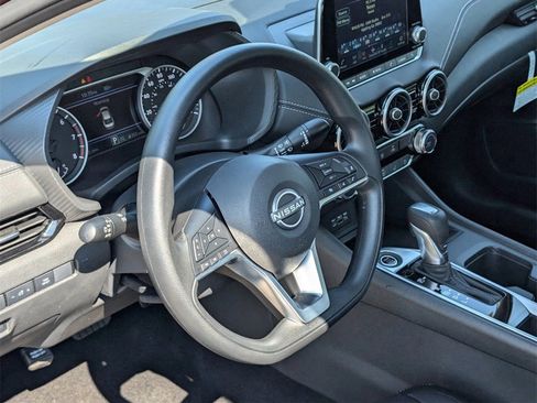 Used 2024 Nissan Sentra SV image 17