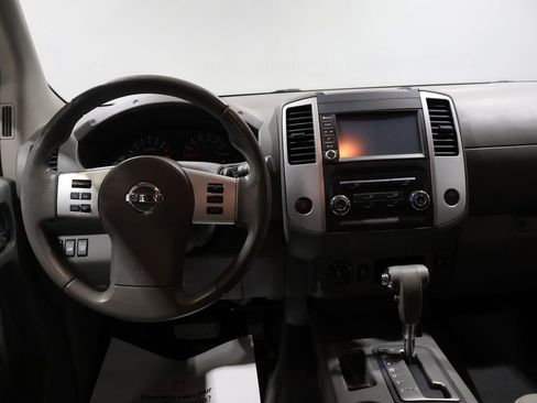 Used 2019 Nissan Frontier SV image 16