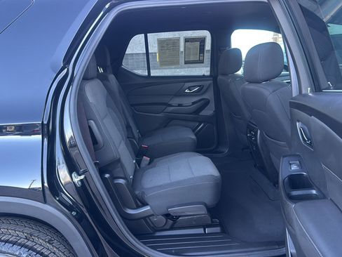 Used 2023 Chevrolet Traverse LT FWD image 20