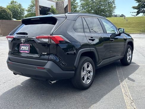 Used 2025 Toyota RAV4 XLE FWD image 5
