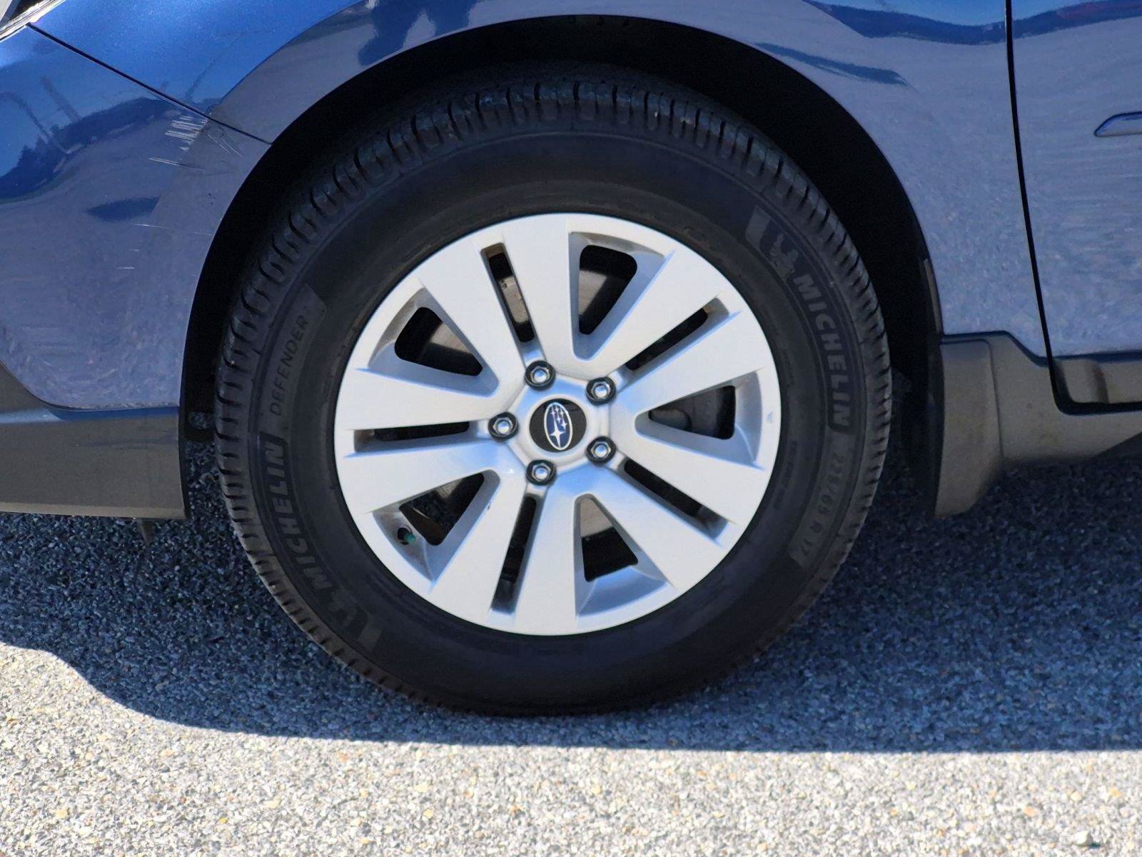 Used 2019 Subaru Outback 2.5i Premium w/ Popular Package #2 AWD/4WD image 9