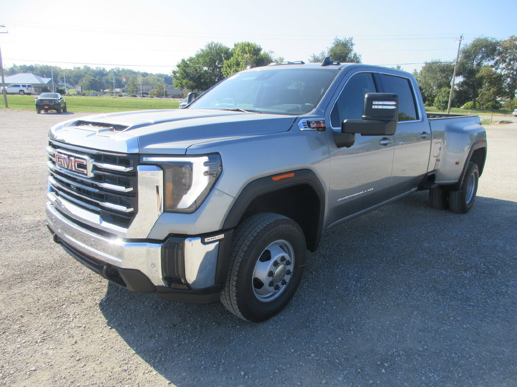 New 2026 GMC Sierra 3500 SLE w/ SLE Value Package AWD/4WD image 11