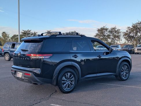 Certified 2022 Nissan Pathfinder SV w/ SV Black Package image 6