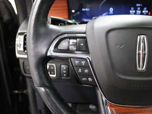 Certified 2024 Lincoln Navigator L Reserve image 10