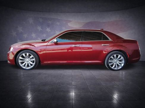 Used 2020 Chrysler 300 Limited RWD image 2