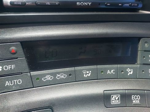 Used 2012 Toyota Prius Two FWD image 14