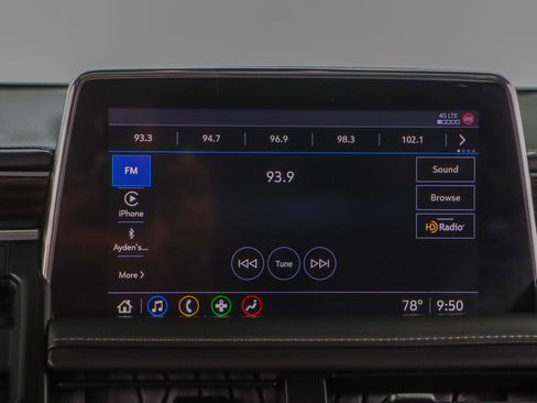 Used 2021 Chevrolet Tahoe LT w/ LT Signature Package RWD image 20