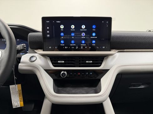 New 2025 Ford Explorer Active w/ Active Comfort Package image 22