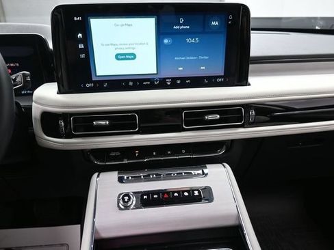 Used 2025 Lincoln Aviator Reserve w/ Equipment Group 201A AWD/4WD image 10