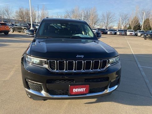 Used 2023 Jeep Grand Cherokee L Limited image 2