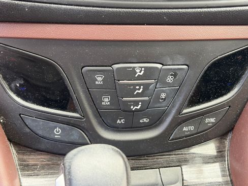 Used 2017 Buick Envision Essence FWD image 11