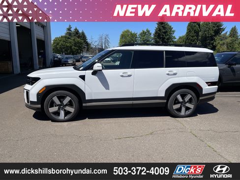 Used 2025 Hyundai Santa Fe Limited AWD/4WD image 2