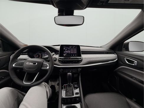 Used 2025 Jeep Compass Latitude image 22