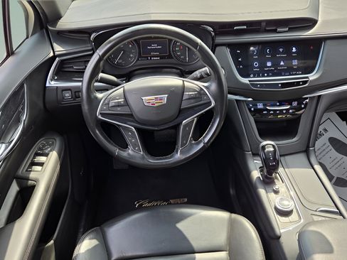 Used 2020 Cadillac XT5 Premium Luxury AWD/4WD image 17