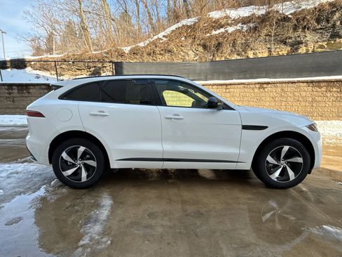 Certified 2025 Jaguar F-PACE R-Dynamic S image 7