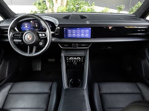 Certified 2025 Porsche Macan Electric RWD image 12