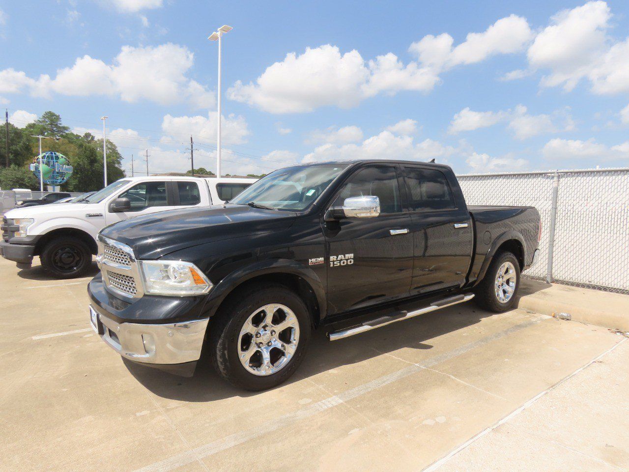 Used 2014 RAM 1500 Laramie w/ Convenience Group RWD image 2