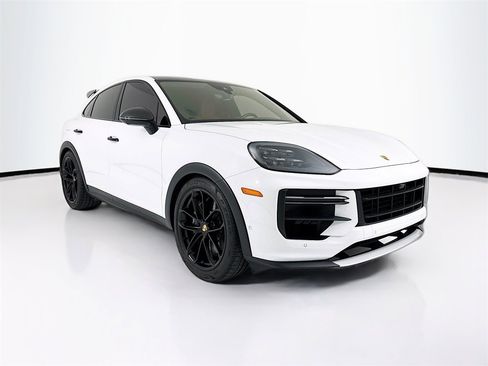 Used 2024 Porsche Cayenne Turbo GT image 7