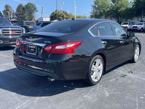 Used 2016 Nissan Altima 3.5 SL w/ 3.5 Technology Package FWD image 7