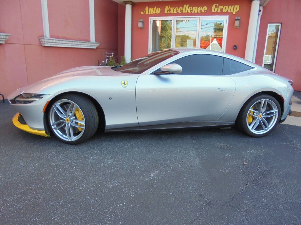 Used 2021 Ferrari Roma RWD image 39