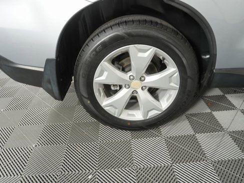 Used 2015 Subaru Forester 2.5i Premium image 14
