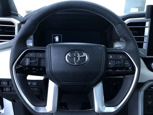 Used 2025 Toyota Sequoia Capstone image 19