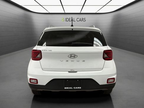 Used 2025 Hyundai Venue SEL FWD image 6