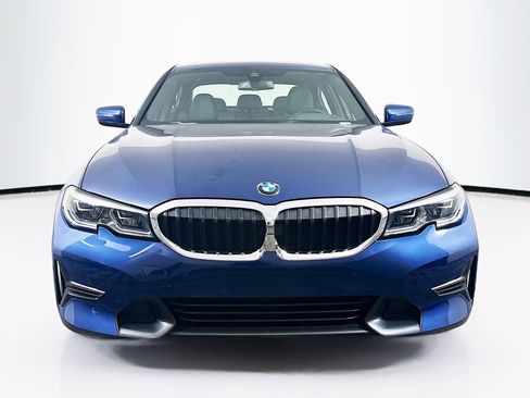 Used 2021 BMW 330i Sedan w/ Executive Package RWD image 2