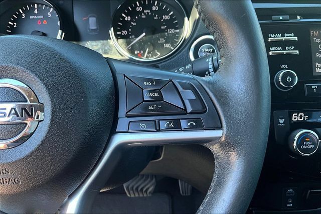 Used 2017 Nissan Rogue SV AWD/4WD image 12