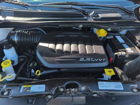 Used 2016 Dodge Grand Caravan American Value Package FWD image 21