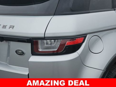 Used 2019 Land Rover Range Rover Evoque SE Premium image 40