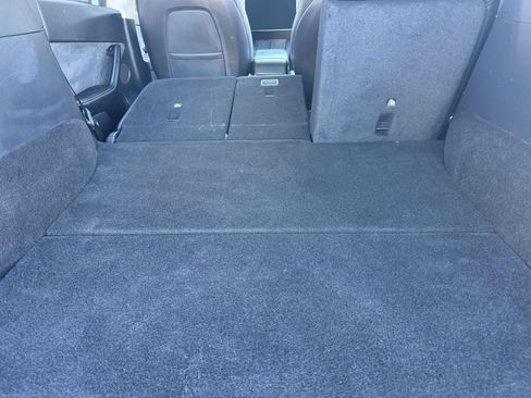 Used 2021 Tesla Model Y Long Range image 15