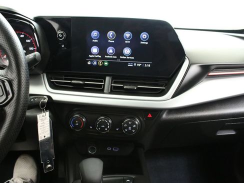Used 2025 Chevrolet Trax RS w/ Driver Confidence Package FWD image 18
