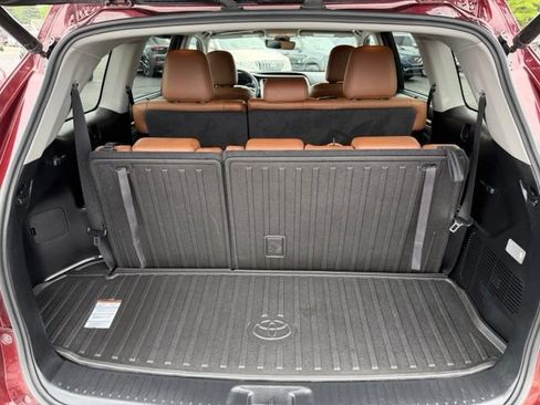 Used 2017 Toyota Highlander Limited AWD/4WD image 15