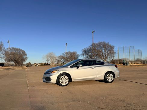 Used 2015 Honda Civic LX image 2