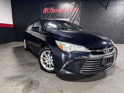 Used 2015 Toyota Camry LE FWD image 6